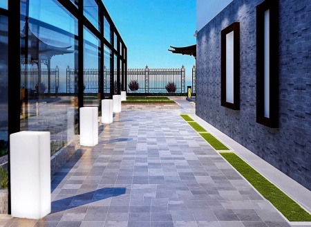 Светильник Колонна 30х115  питание от АКБ, RGB